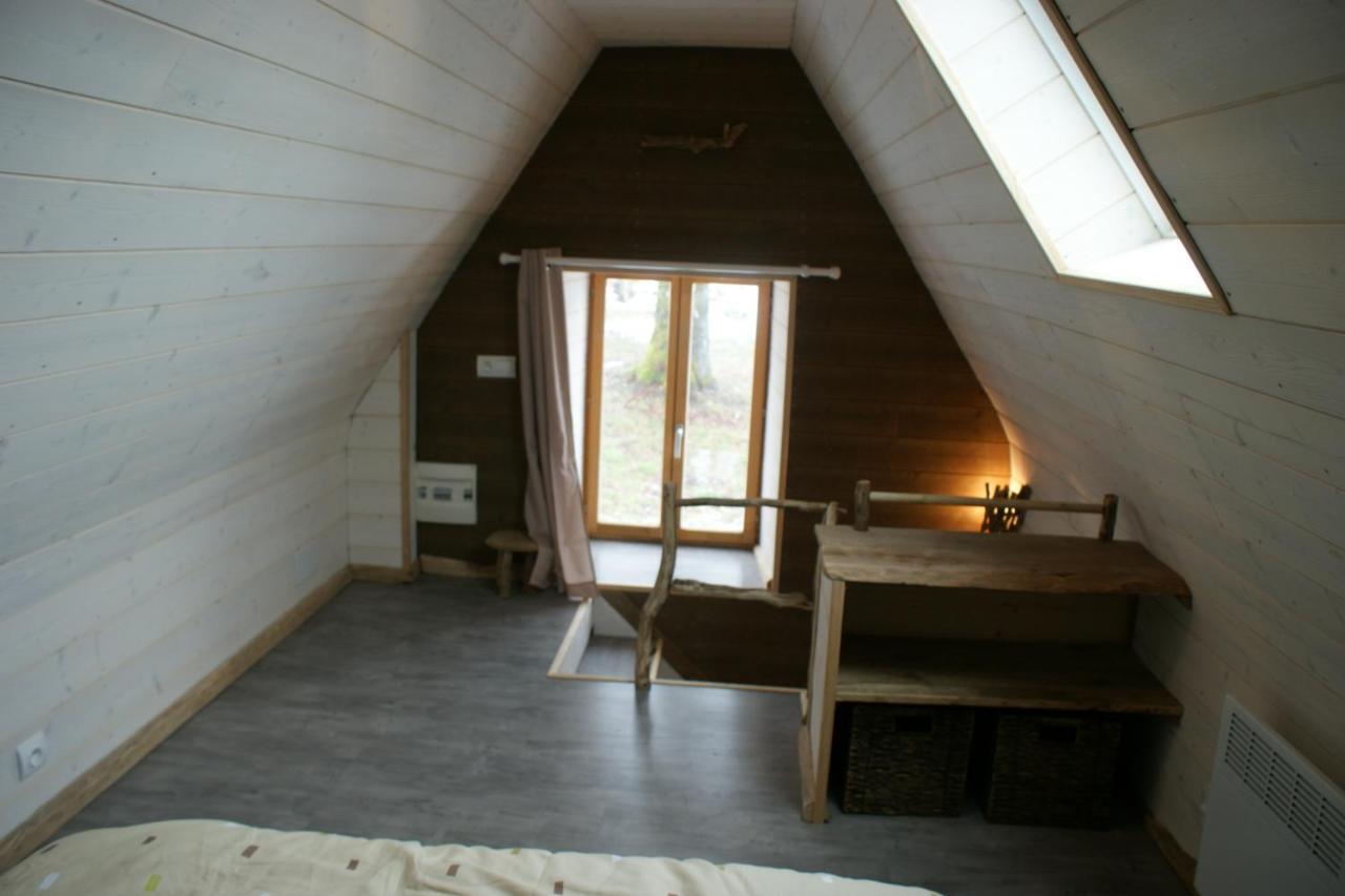 Le P'Tit Gite De Chomet La Tour-d'Auvergne Exterior photo